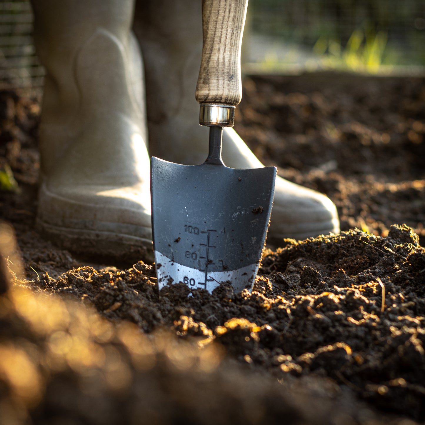 The Hand Trowel Grey