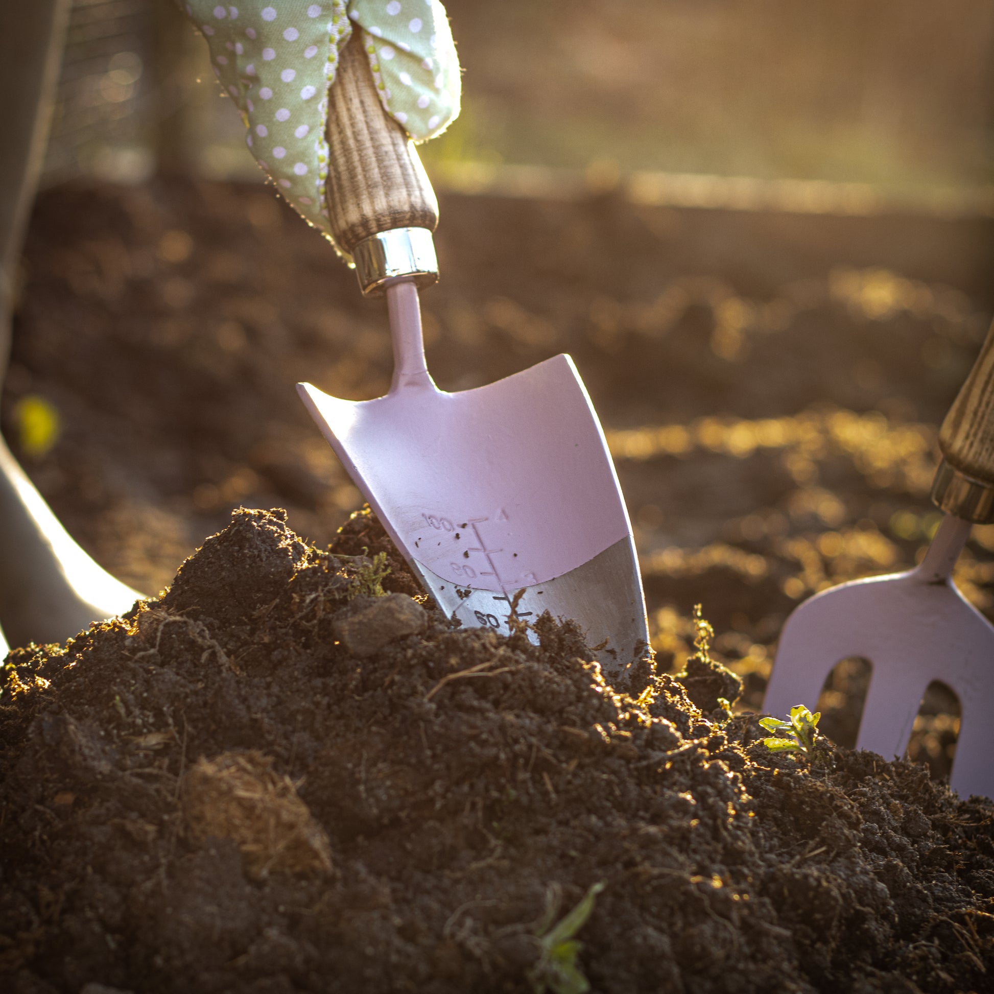 Mulch The Hand Trowel Soft Mulberry Hand Trowel –