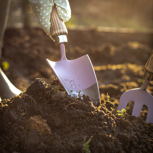 The Hand Trowel Soft Mulberry