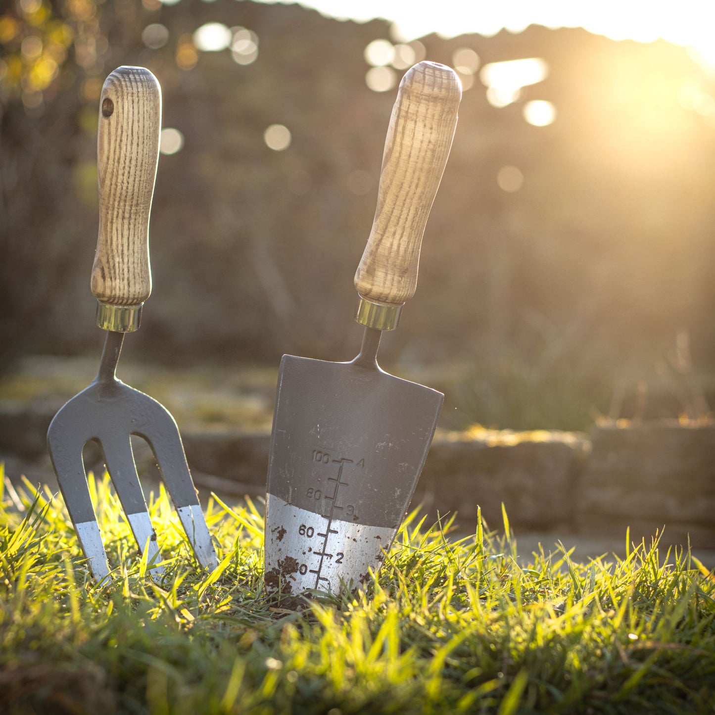 The Hand Trowel Grey